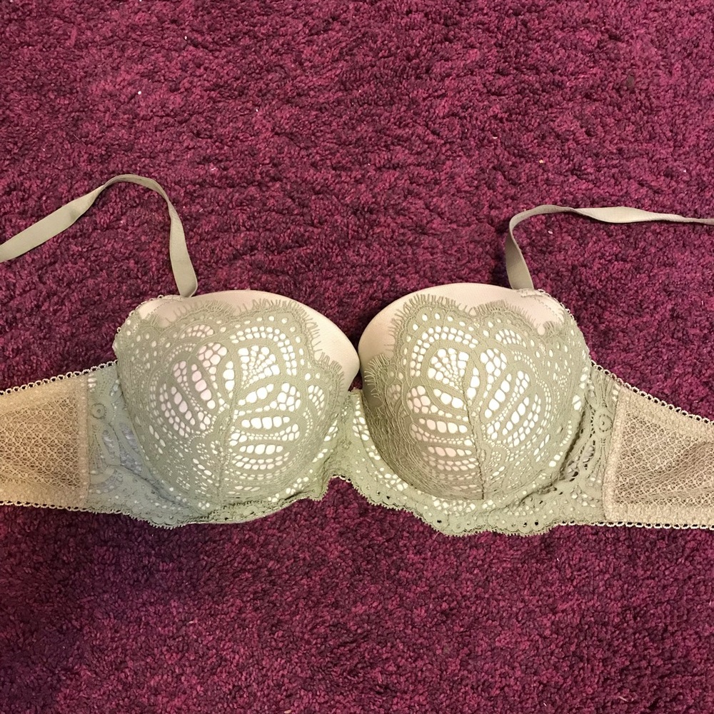 Brassiere